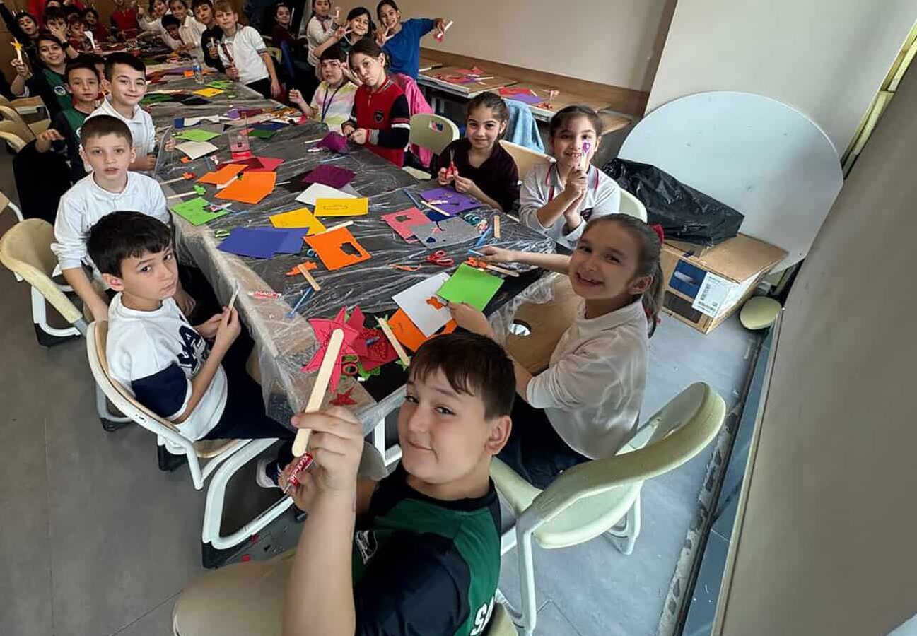 Misafir okul öğrencileriyle SGM’de düzenlenen buluşma.